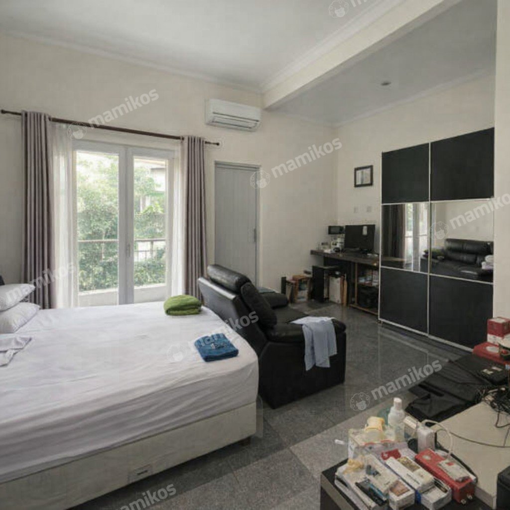 Rumah Sertifikat SHM 3 Kamar Tidur 2 Kamar Mandi Permata Buana Jakarta Barat - Photo 3