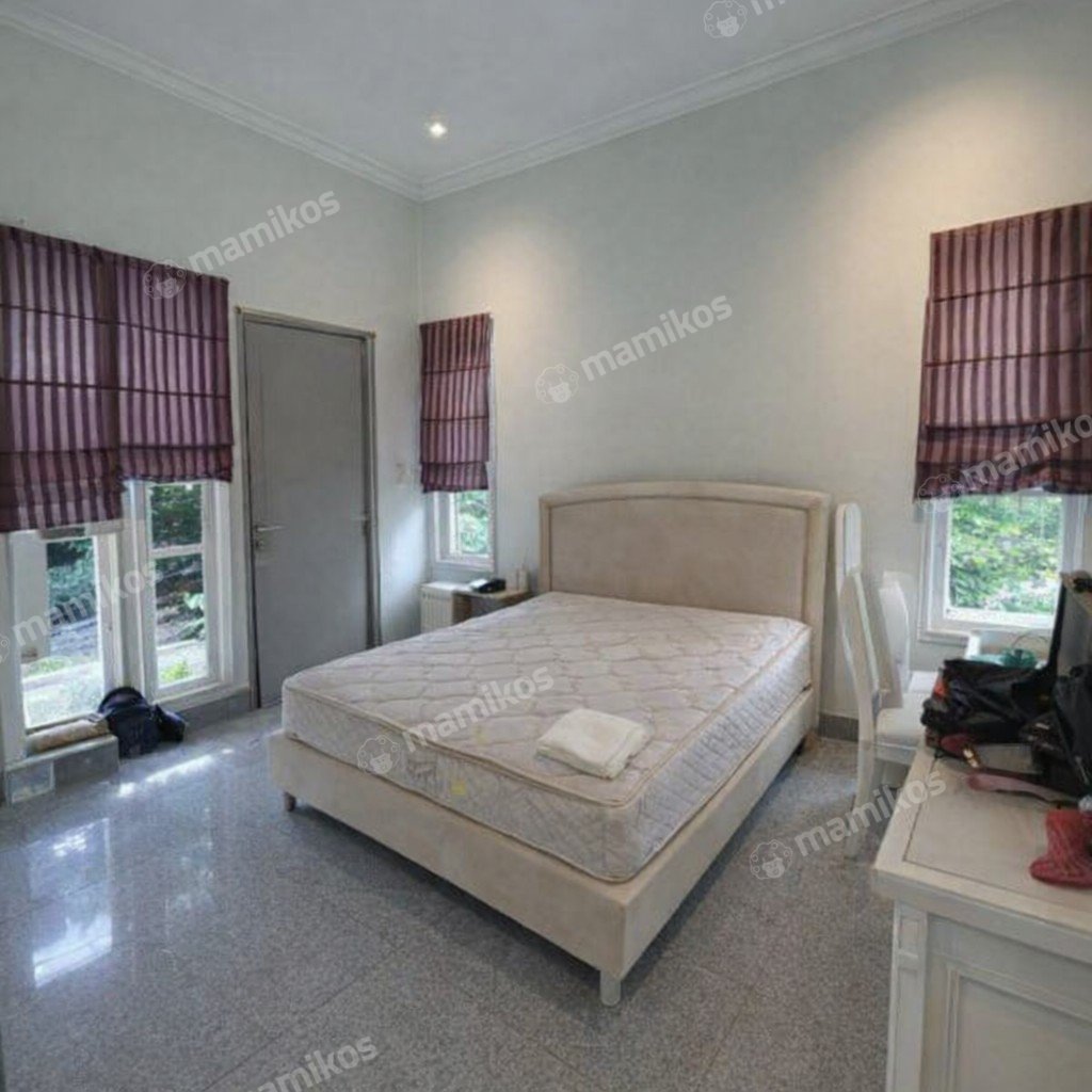 Rumah Sertifikat SHM 3 Kamar Tidur 2 Kamar Mandi Permata Buana Jakarta Barat - Photo 4