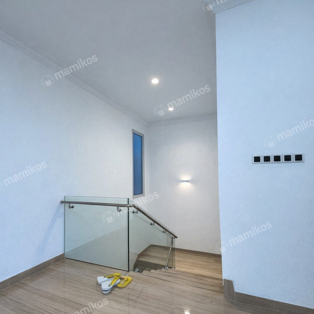 Rumah 5 Kamar Tidur 7 Kamar Mandi 3 Lantai Kelapa Gading Jakarta Utara - Photo 3