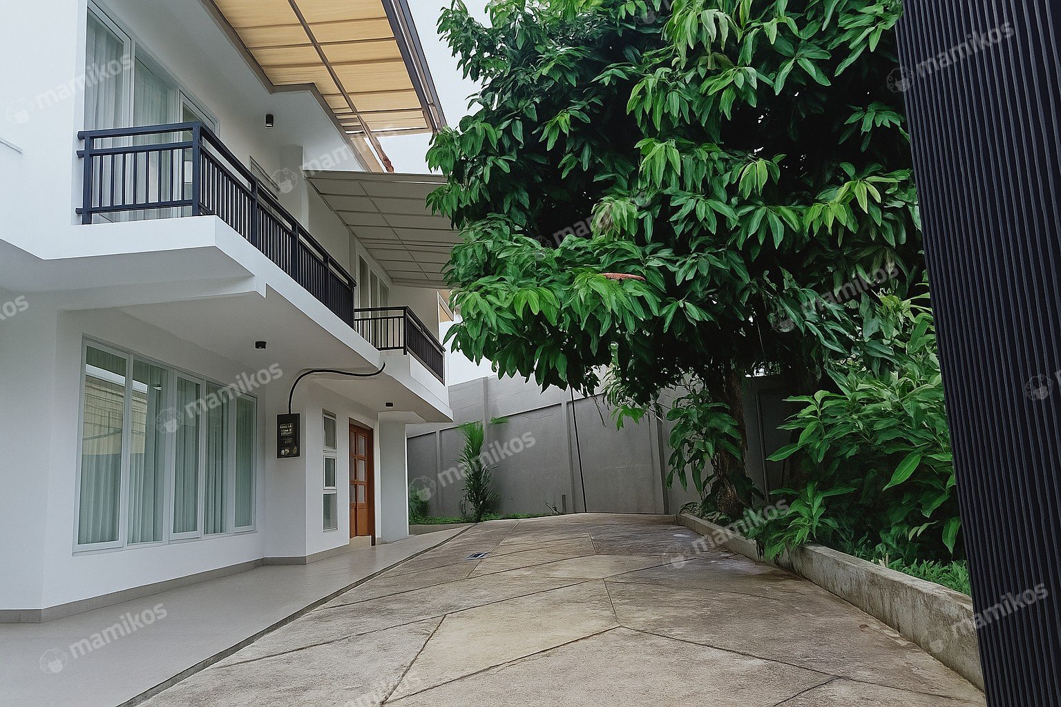 Rumah 5 Kamar Tidur 5 Kamar Mandi Radio Dalam Jakarta Selatan