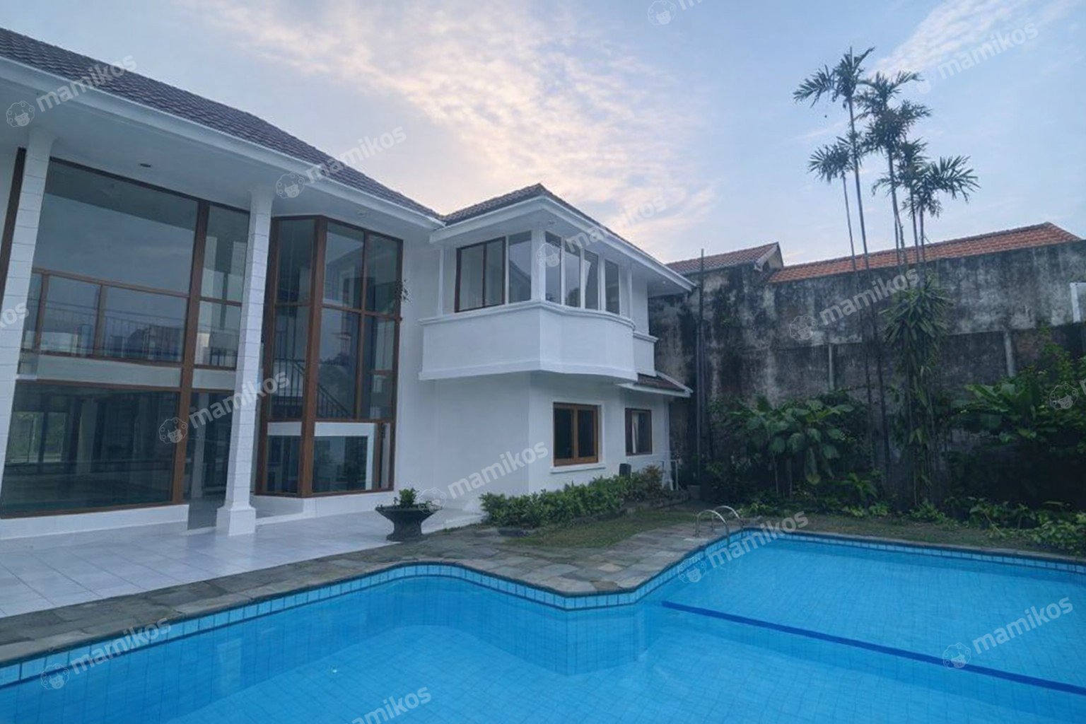 Rumah Sertifikat SHM 5 Kamar Tidur 3 Kamar Mandi Cipete Jakarta Selatan