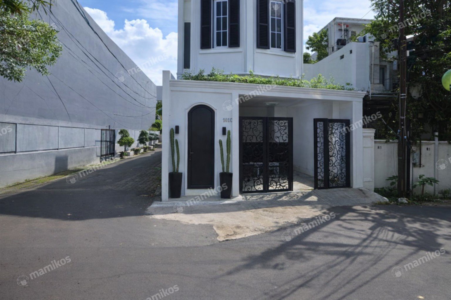 Rumah Sertifikat SHM 4 Kamar Tidur 4 Kamar Mandi Kemang Jakarta Selatan