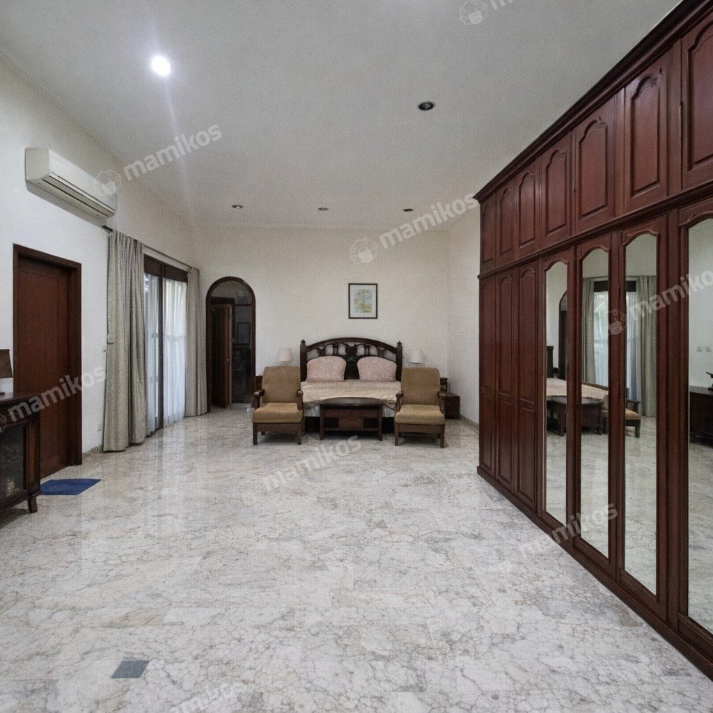 Rumah Sertifikat SHM 6 Kamar Tidur 6 Kamar Mandi Kuningan Jakarta Selatan - Photo 3