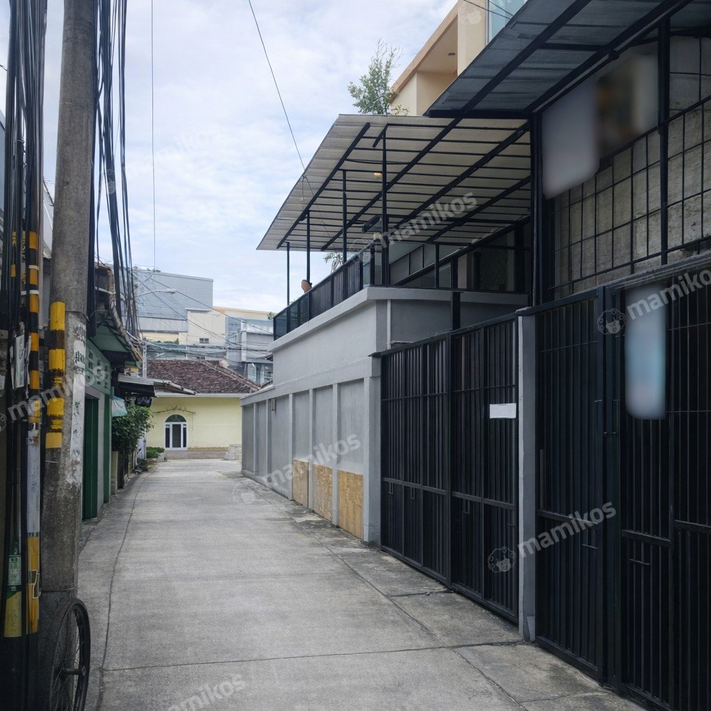 Rumah Sertifikat SHM 4 Kamar Tidur 3 Kamar Mandi Green Ville Jakarta Barat - Photo 2