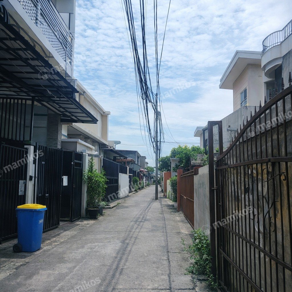 Rumah Sertifikat SHM 4 Kamar Tidur 3 Kamar Mandi Green Ville Jakarta Barat - Photo 3