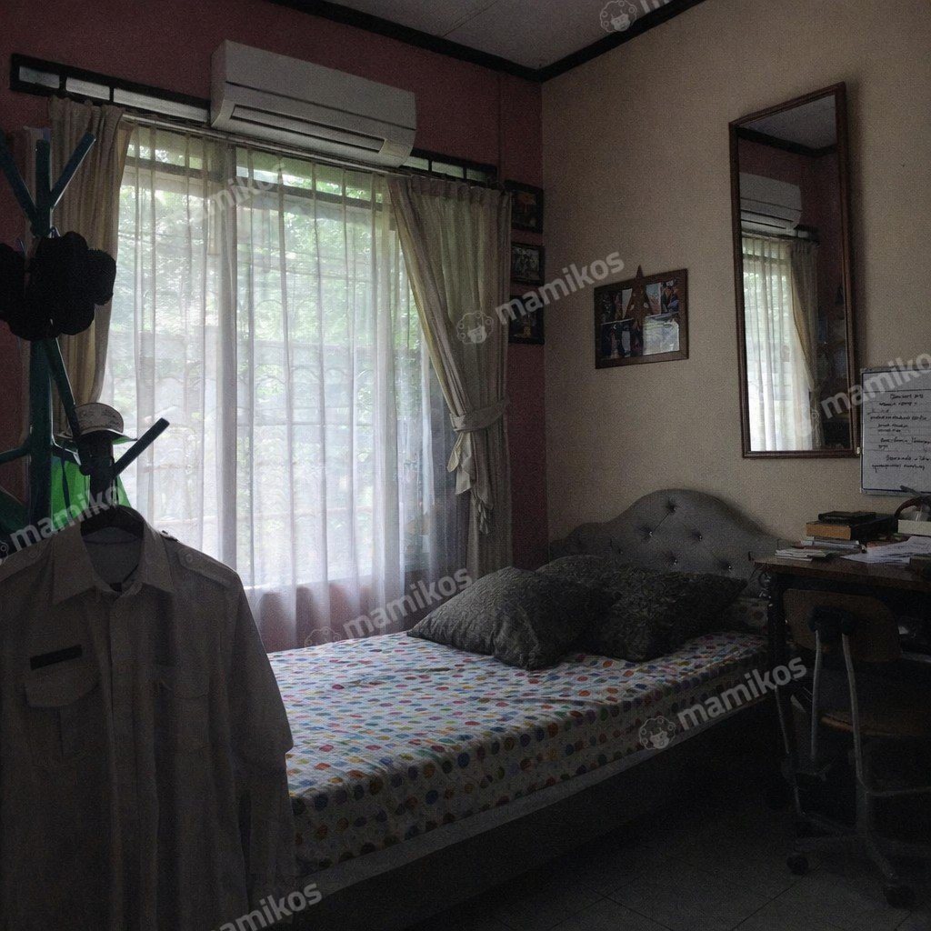 Rumah Sertifikat SHM 4 Kamar Tidur 3 Kamar Mandi Cawang Jakarta Timur - Photo 2