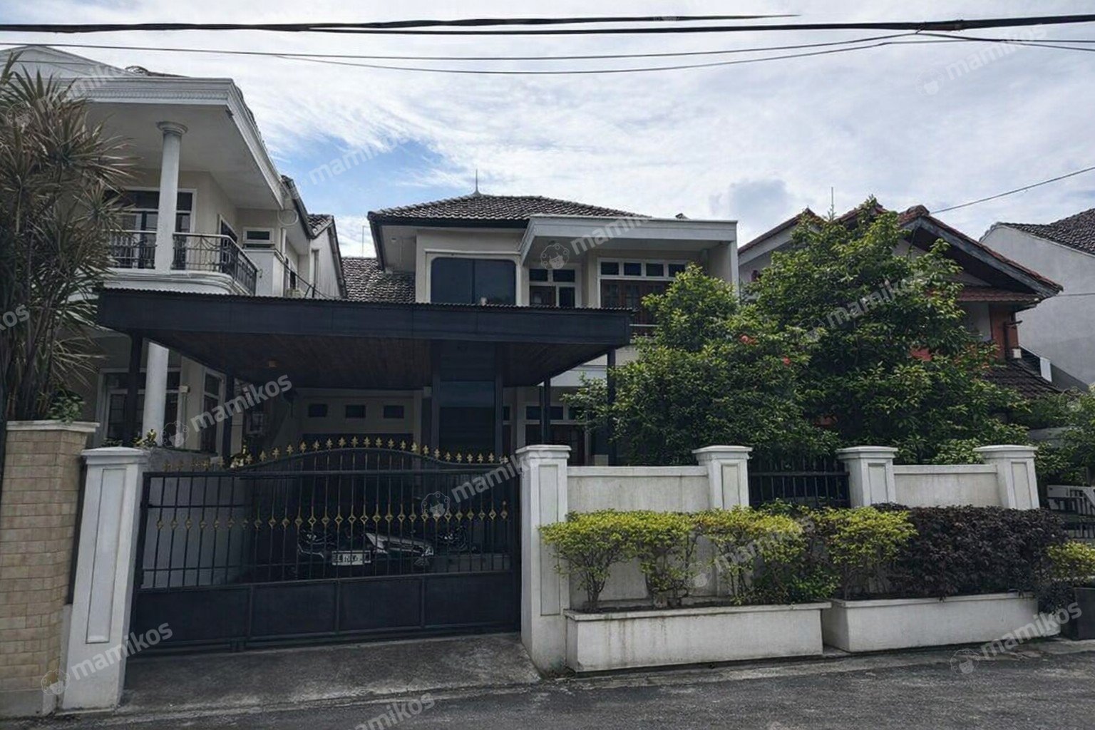 Rumah Sertifikat SHM 6 Kamar Tidur 5 Kamar Mandi Cibubur Jakarta Timur