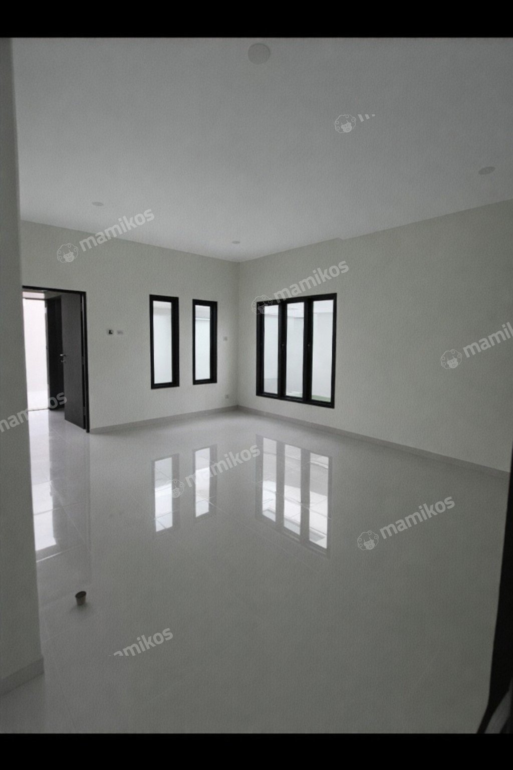Rumah Sertifikat SHM 4 Kamar Tidur 3 Kamar Mandi Matraman Jakarta Timur - Photo 2