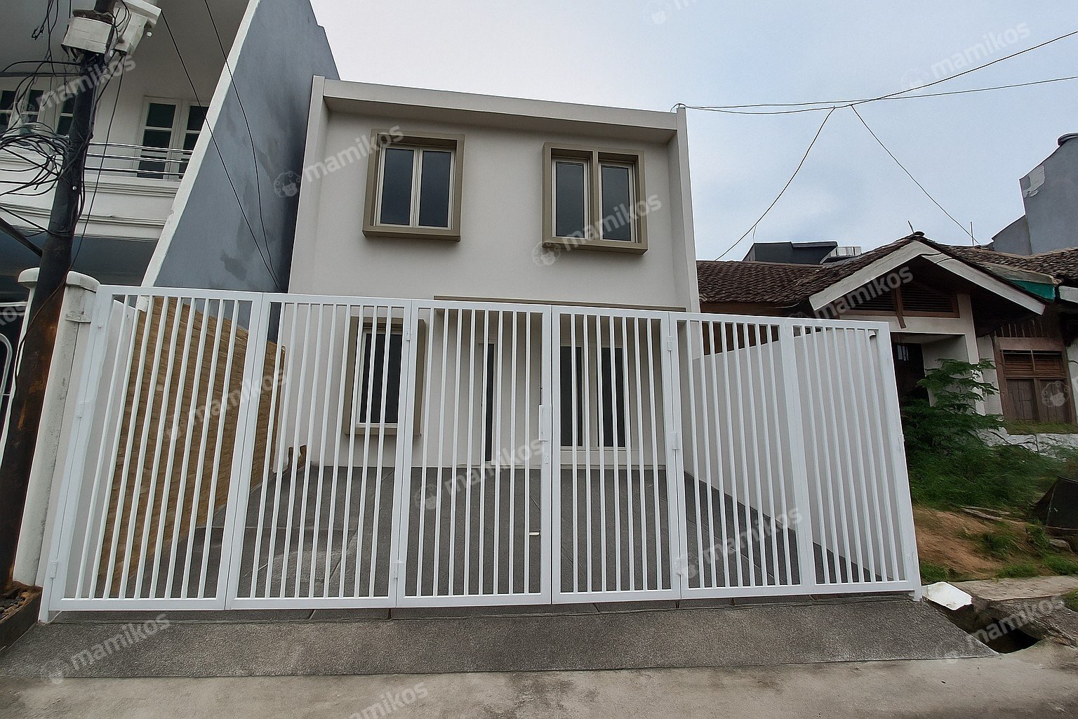Rumah Sertifikat SHM 3 Kamar Tidur 4 Kamar Mandi Pegadungan Jakarta Barat