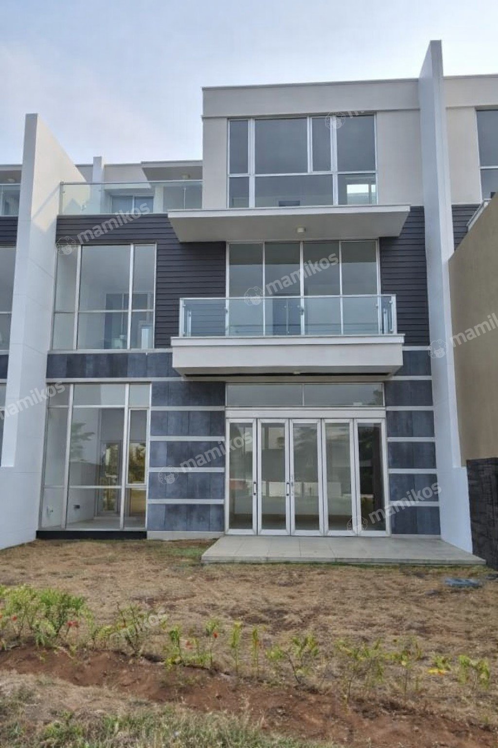 Rumah Baru Sertifikat HGB 4 Kamar Tidur Pantai Indah Kapuk Jakarta Utara - Photo 2