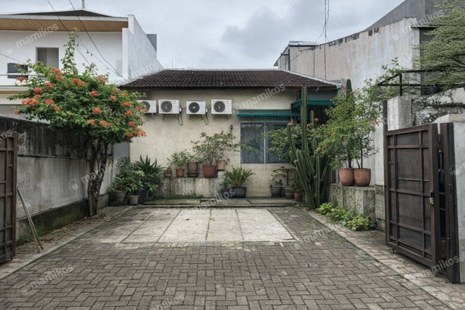 Rumah Sertifikat SHM 3 Kamar Tidur 3 Kamar Mandi Cirendeu Jakarta Selatan