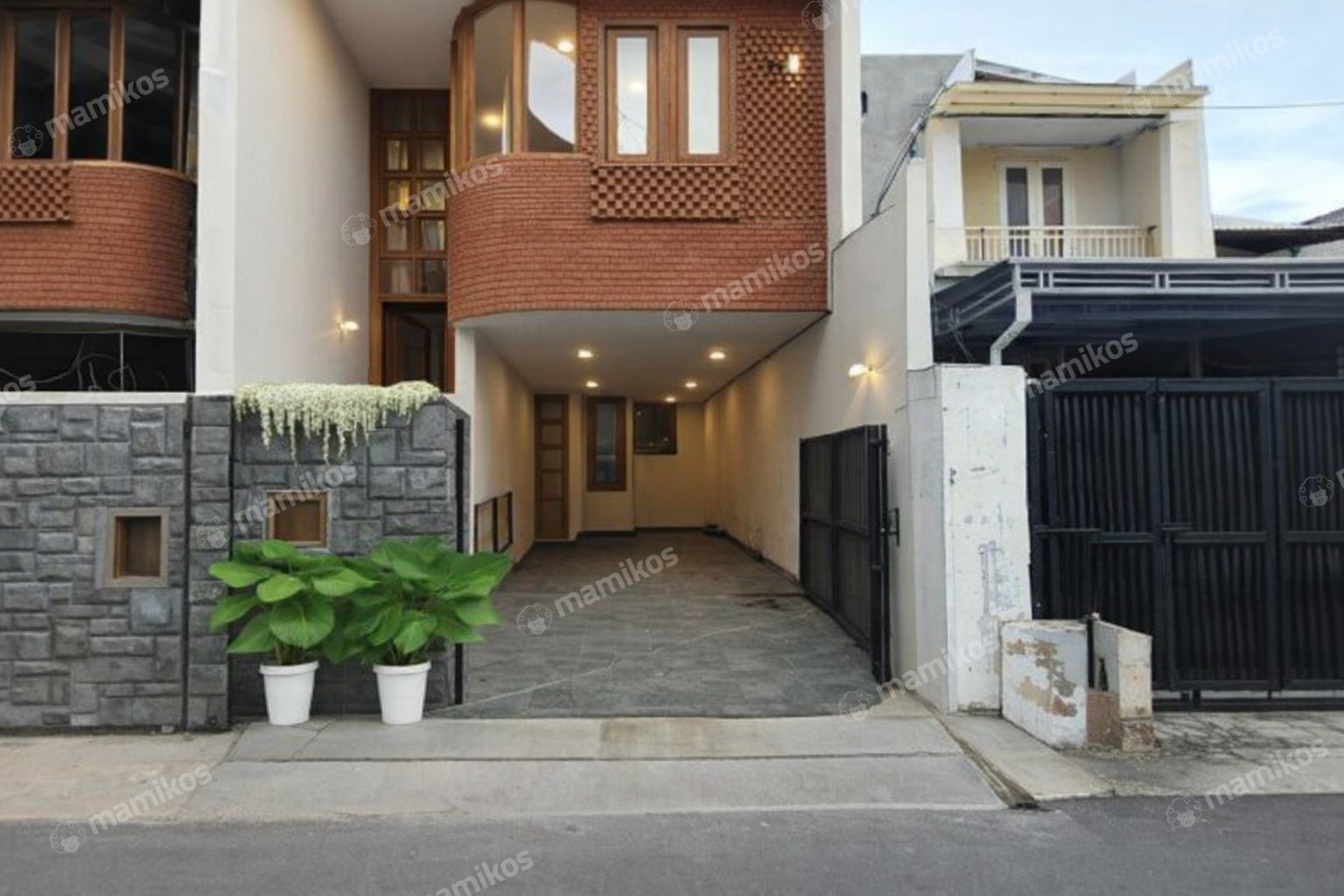 Rumah Sertifikat SHM 5 Kamar Tidur 5 Kamar Mandi Rawamangun Jakarta Timur