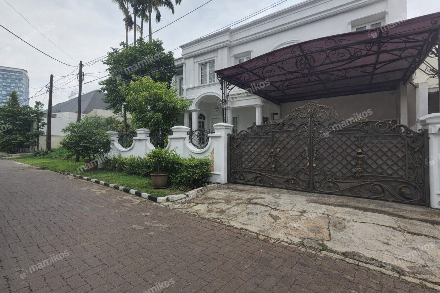 Rumah Sertifikat SHM 6 Kamar Tidur 5 Kamar Mandi Lebak Bulus Jakarta Selatan