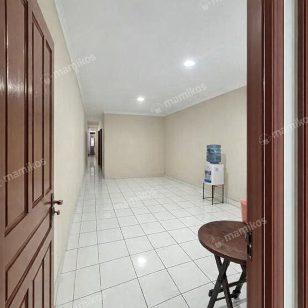 Rumah Sertifikat SHM 3 Kamar Tidur 2 Kamar Mandi Kebon Jeruk Jakarta Barat - Photo 3