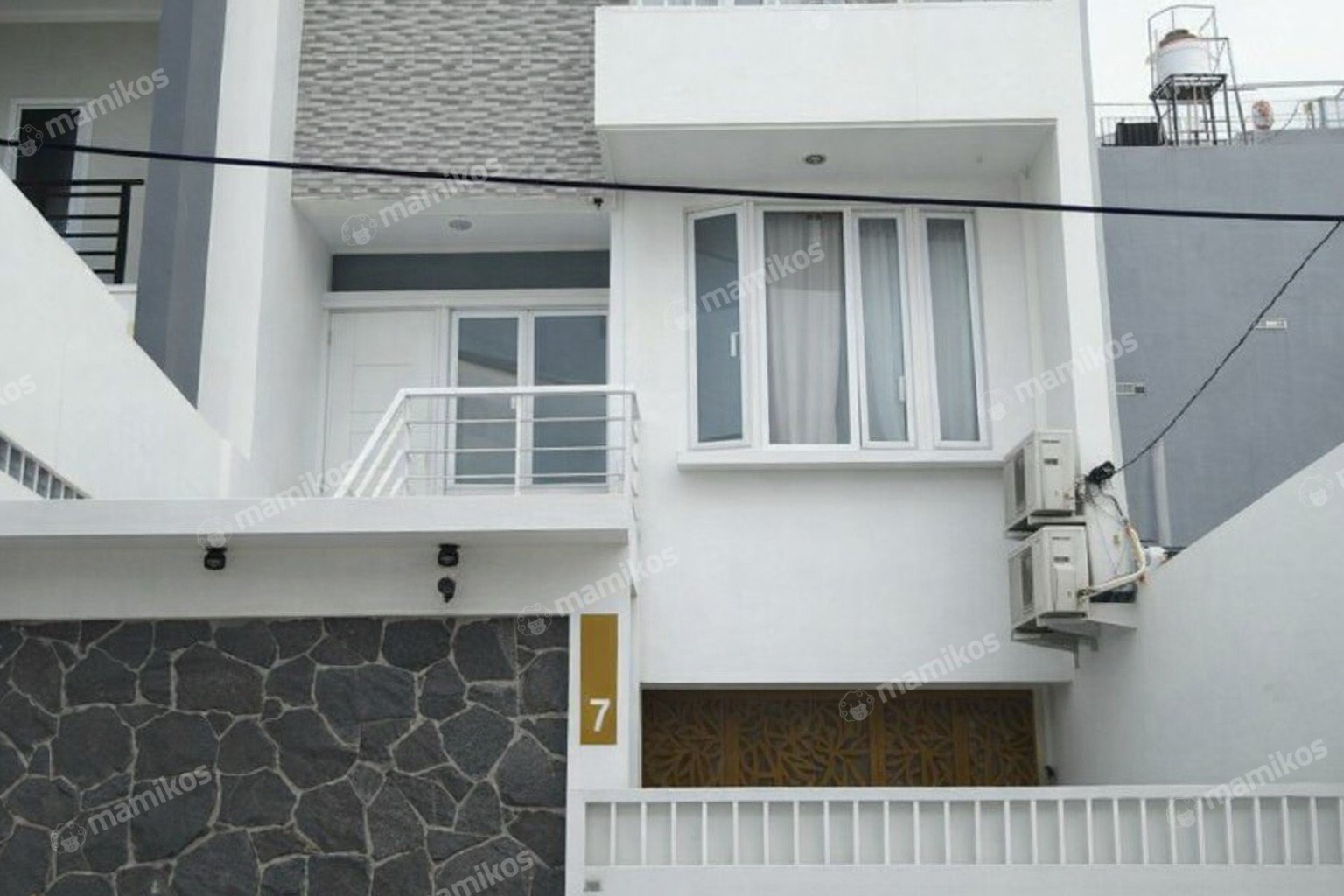 Rumah Sertifikat SHM 4 Kamar Tidur 4 Kamar Mandi Green Ville Jakarta Barat