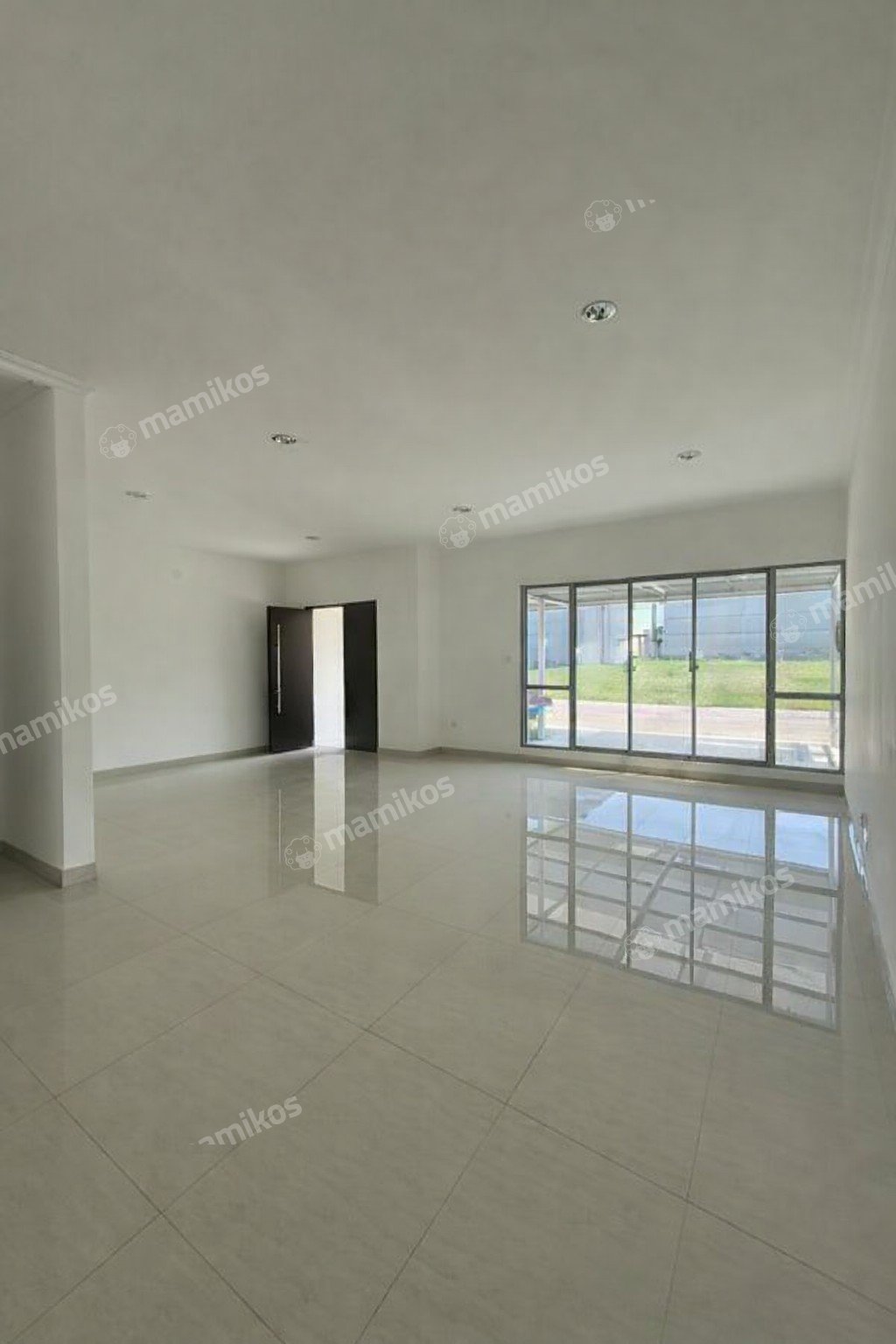 Rumah Sertifikat HGB 3 Kamar Tidur 3 Kamar Mandi Pantai Indah Kapuk Jakarta Utara - Photo 2