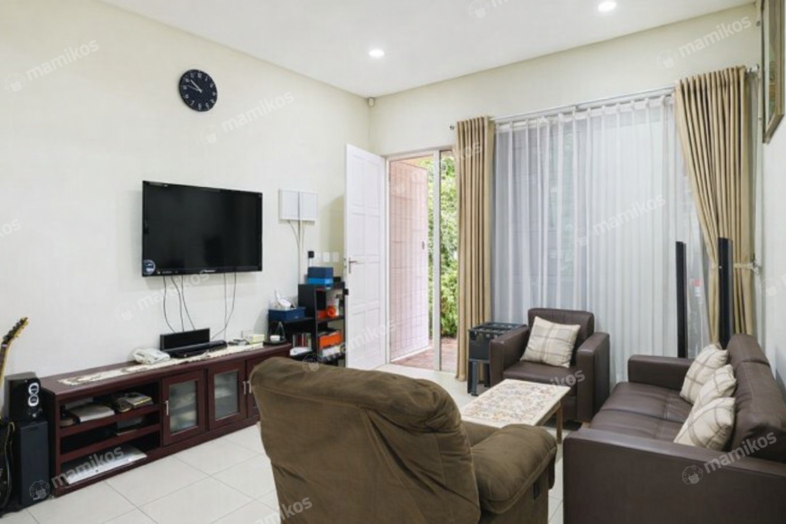 Rumah Sertifikat SHM 3 Kamar Tidur 3 Kamar Mandi Green Lake City Jakarta Barat