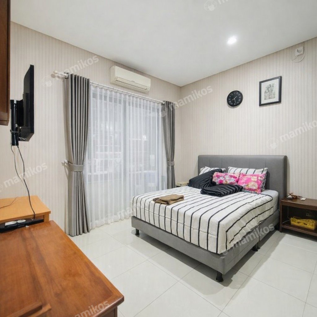 Rumah Sertifikat SHM 3 Kamar Tidur 3 Kamar Mandi Green Lake City Jakarta Barat - Photo 4