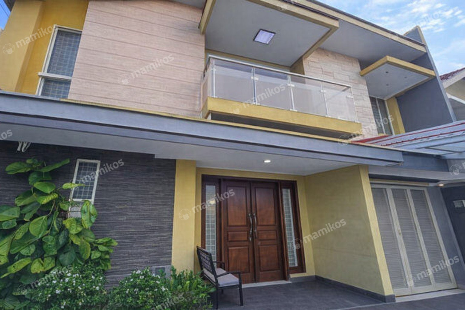 Rumah Sertifikat SHM 5 Kamar Tidur 5 Kamar Mandi Green garden Jakarta Barat