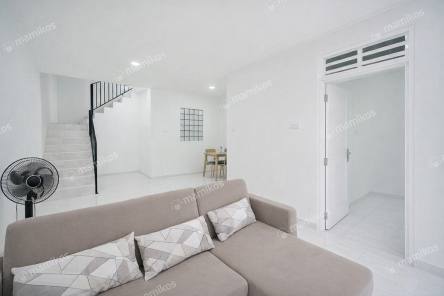 Rumah Sertifikat SHM 3 Kamar Tidur 2 Kamar Mandi Cakung Jakarta Timur - Photo 3