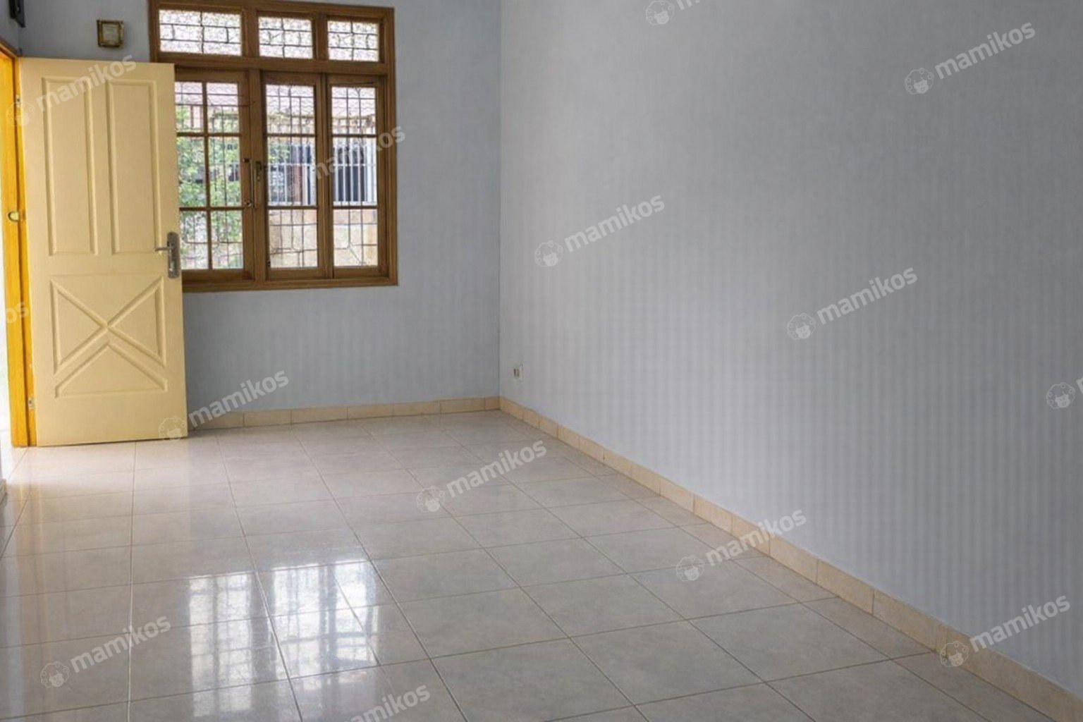 Rumah Sertifikat SHM 3 Kamar Tidur 2 Kamar Mandi Taman Surya Jakarta Barat