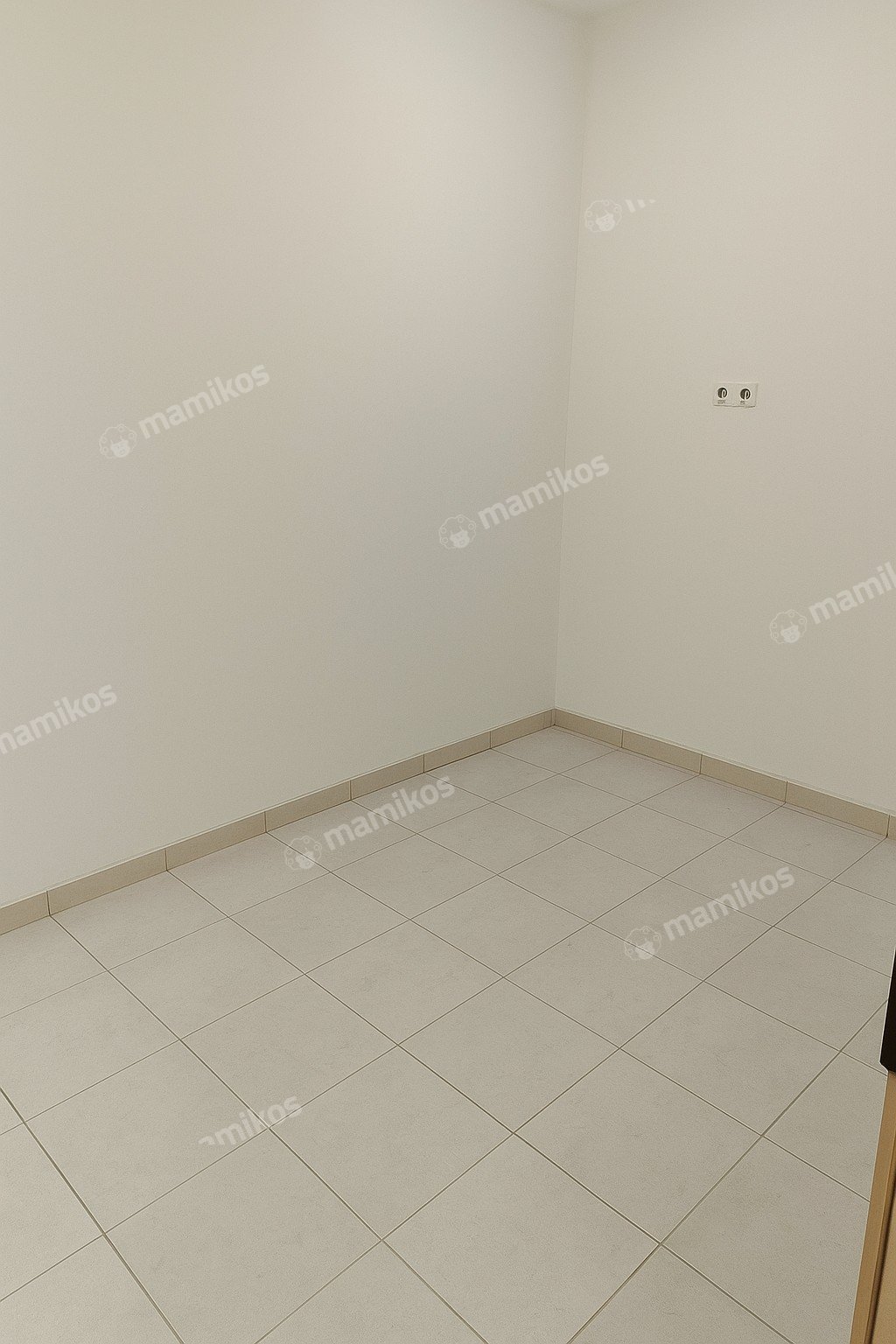 Rumah Sertifikat SHM 3 Kamar Tidur 2 Kamar Mandi Taman Surya Jakarta Barat - Photo 3