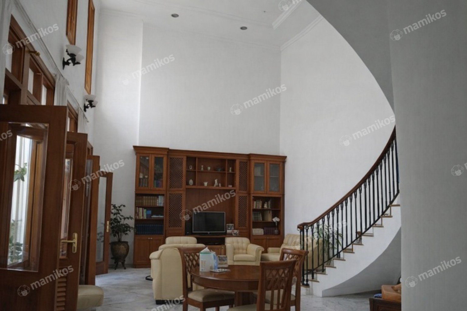 Rumah Sertifikat SHM 5 Kamar Tidur 4 Kamar Mandi Kemanggisan Jakarta Barat