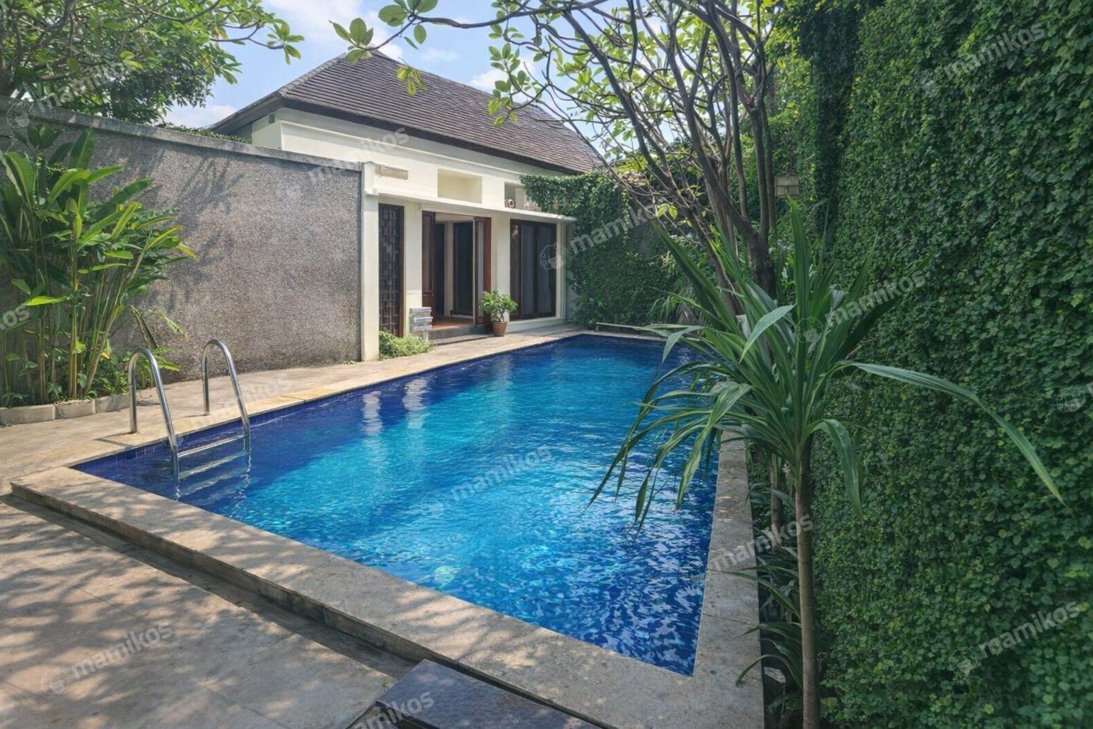 Rumah Sertifikat SHM 6 Kamar Tidur 6 Kamar Mandi Gandaria Jakarta Selatan