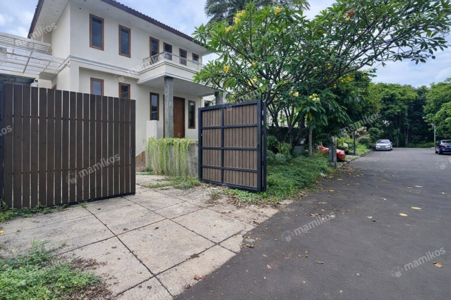 Rumah Sertifikat SHM 5 Kamar Tidur 4 Kamar Mandi Pondok Indah Jakarta Selatan