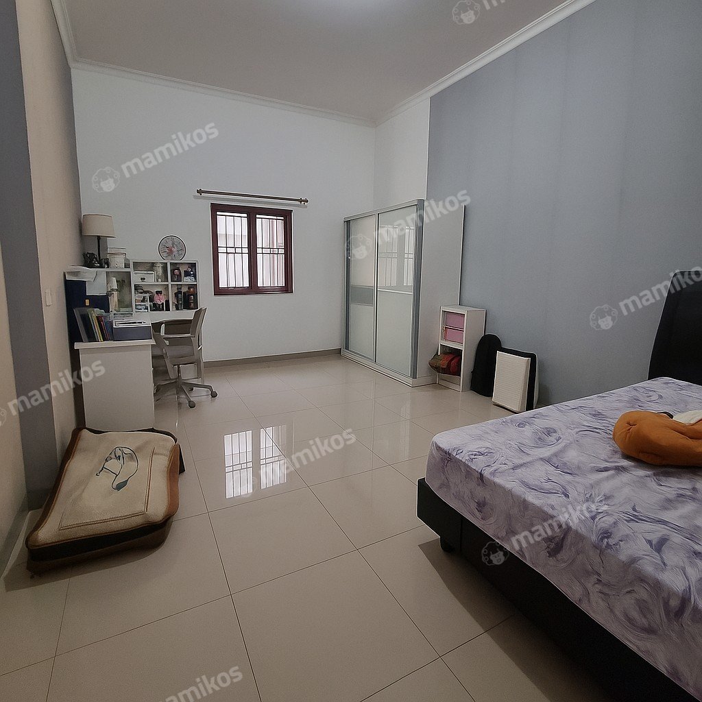 Rumah Sertifikat SHM 4 Kamar Tidur 3 Kamar Mandi Kebon Jeruk Jakarta Barat - Photo 3