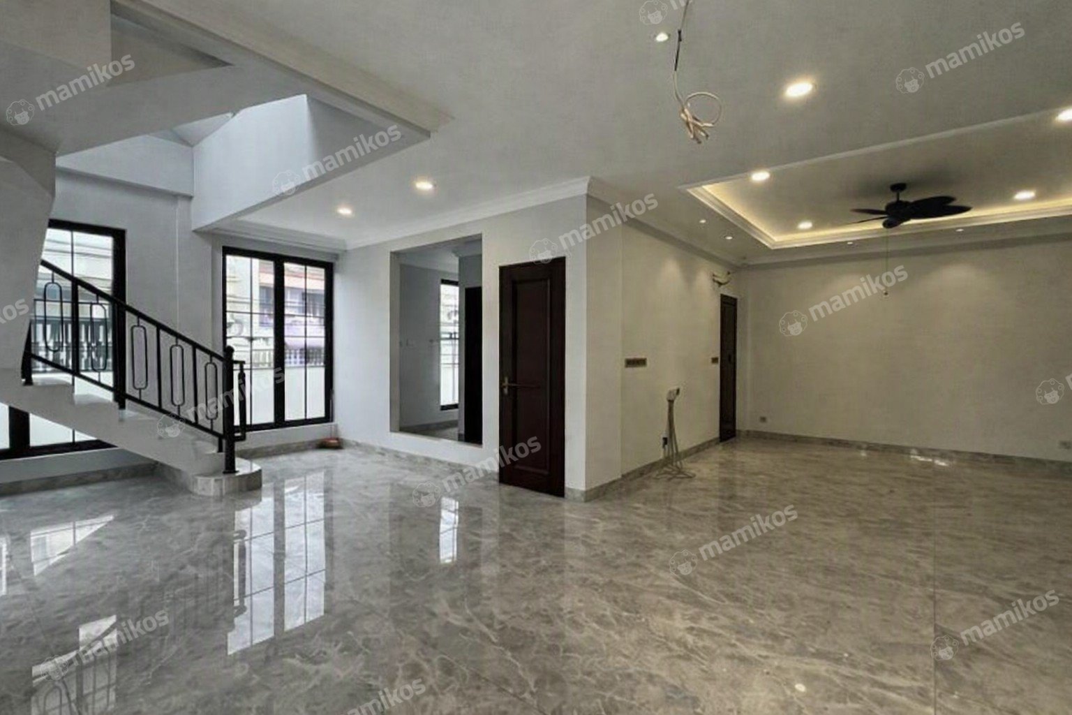 Rumah Sertifikat SHM 4 Kamar Tidur 4 Kamar Mandi Muara Karang Jakarta Utara