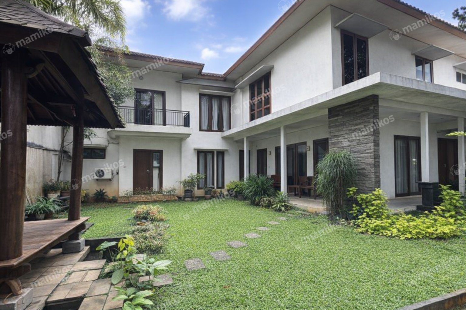Rumah Sertifikat SHM 5 Kamar Tidur 4 Kamar Mandi Cipete Jakarta Selatan