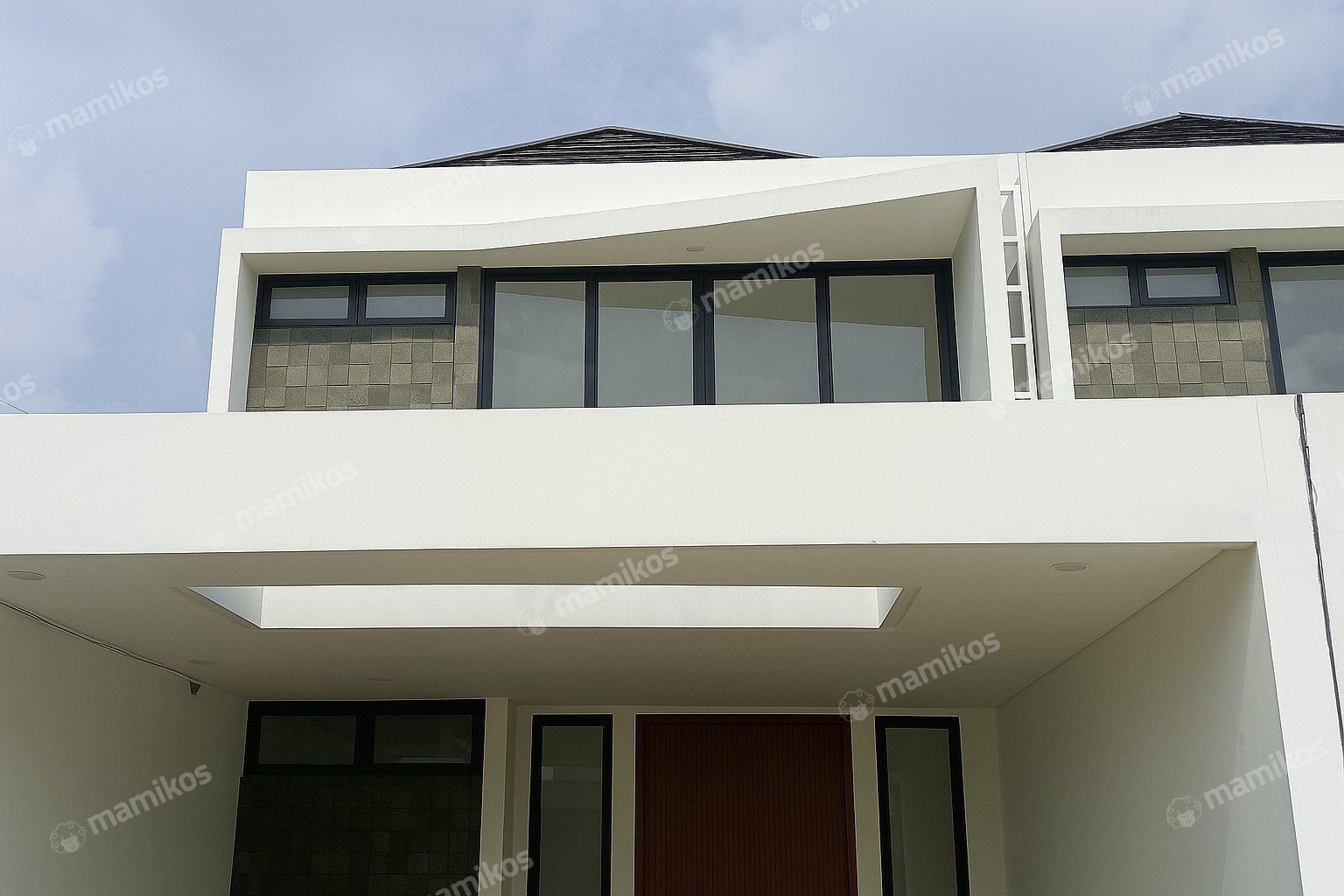 Rumah Sertifikat SHM 3 Kamar Tidur 2 Kamar Mandi Sunrise Garden Jakarta Barat
