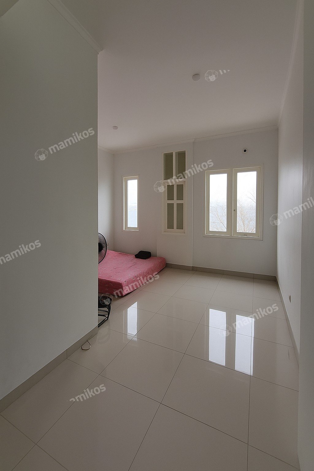 Rumah Sertifikat SHM 4 Kamar Tidur 3 Kamar Mandi Pondok Indah Jakarta Selatan - Photo 5