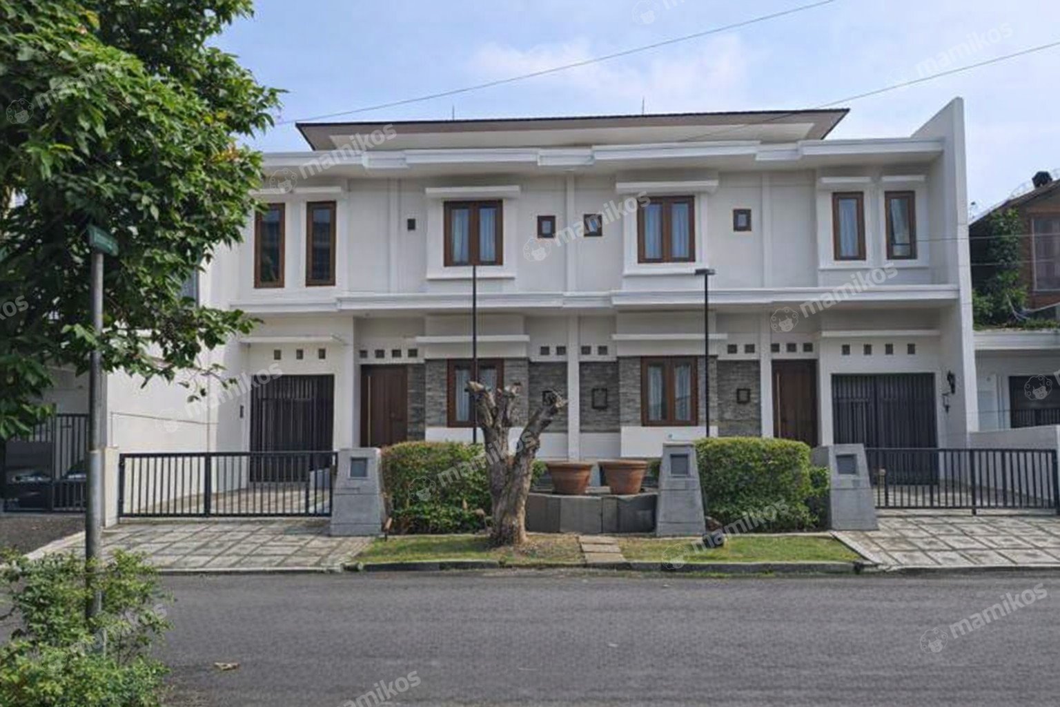 Rumah Sertifikat SHM 6 Kamar Tidur 6 Kamar Mandi Pondok Indah Jakarta Selatan