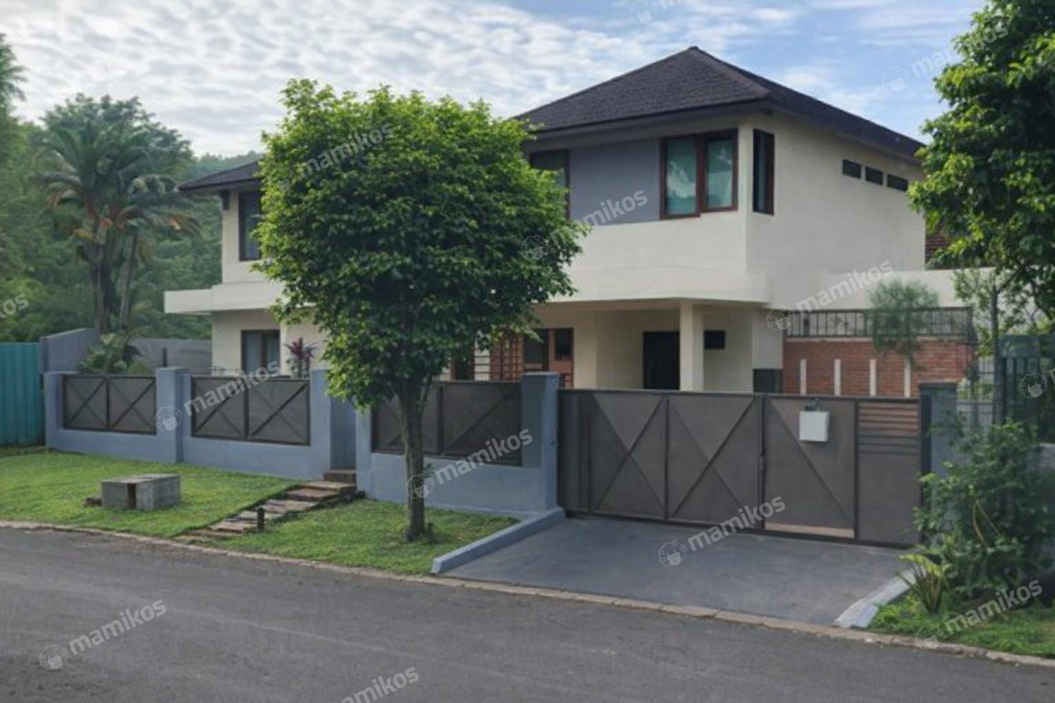 Rumah Sertifikat SHM 4 Kamar Tidur 4 Kamar Mandi Citra Grand Jakarta Timur