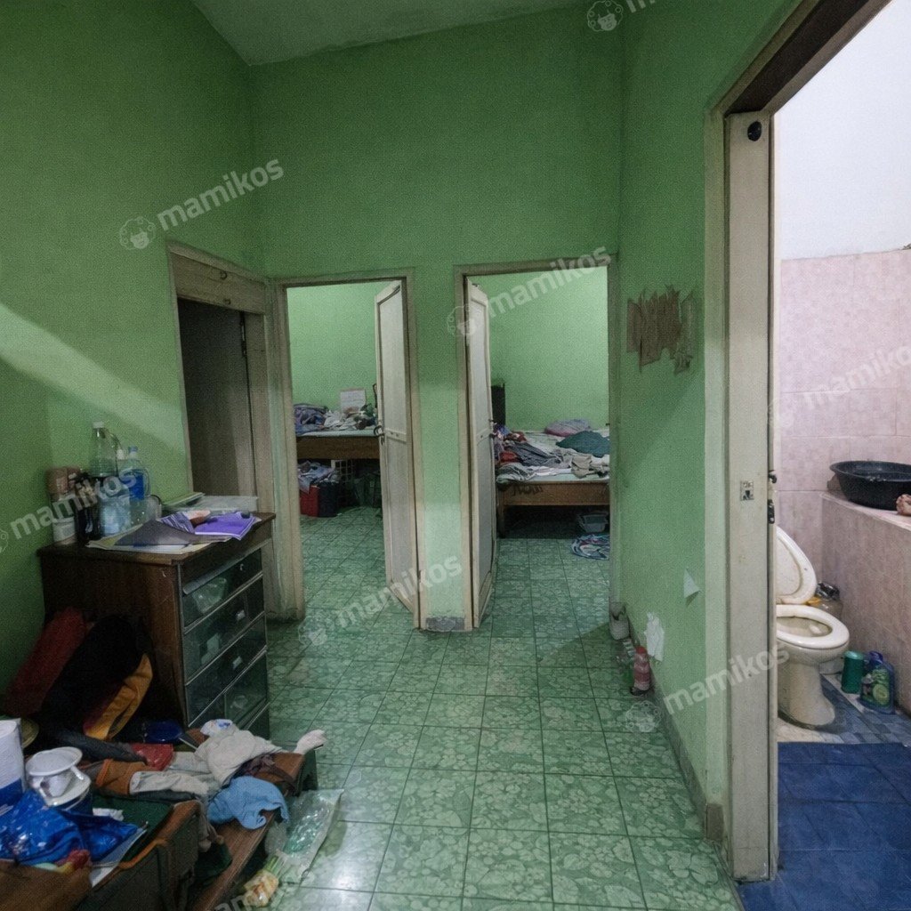 Rumah Sertifikat SHM 7 Kamar Tidur 3 Kamar Mandi Cawang Jakarta Timur - Photo 4