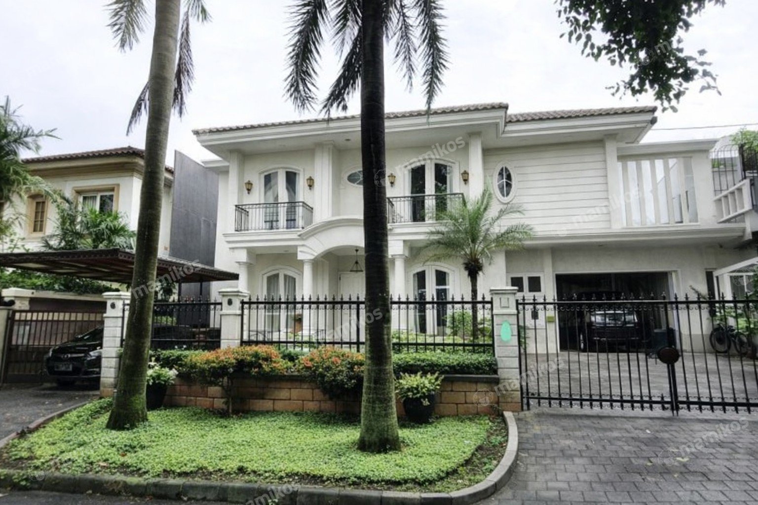 Rumah Sertifikat SHM 8 Kamar Tidur 8 Kamar Mandi Pondok Indah Jakarta Selatan