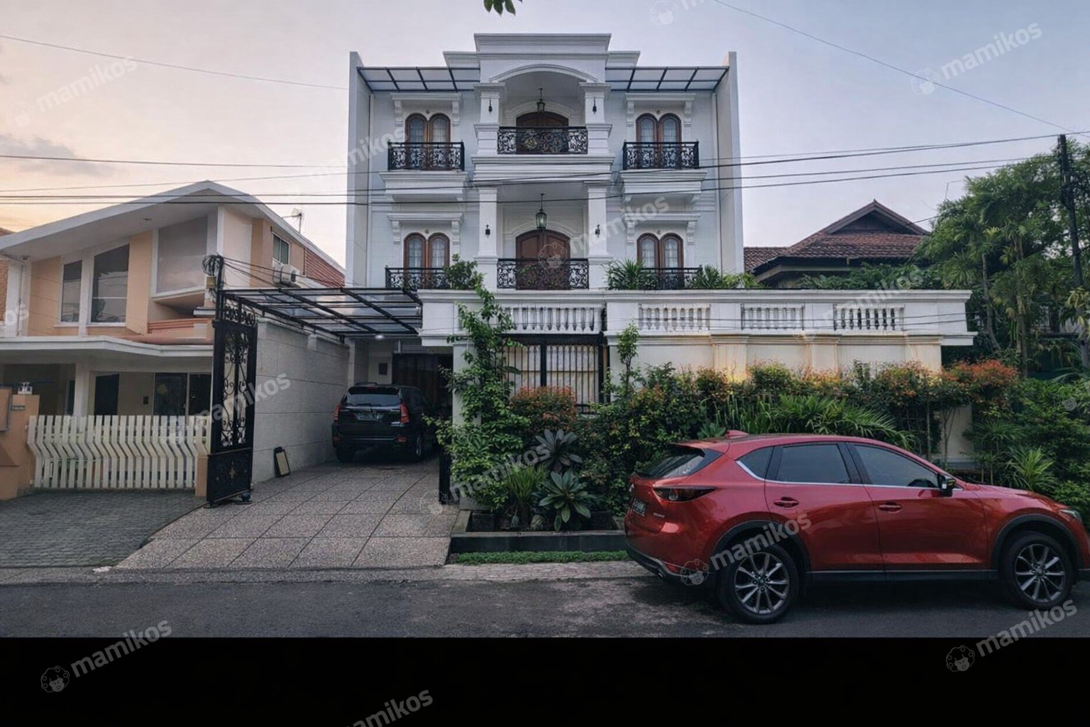 Rumah Sertifikat SHM 5 Kamar Tidur 5 Kamar Mandi Kedoya Jakarta Barat