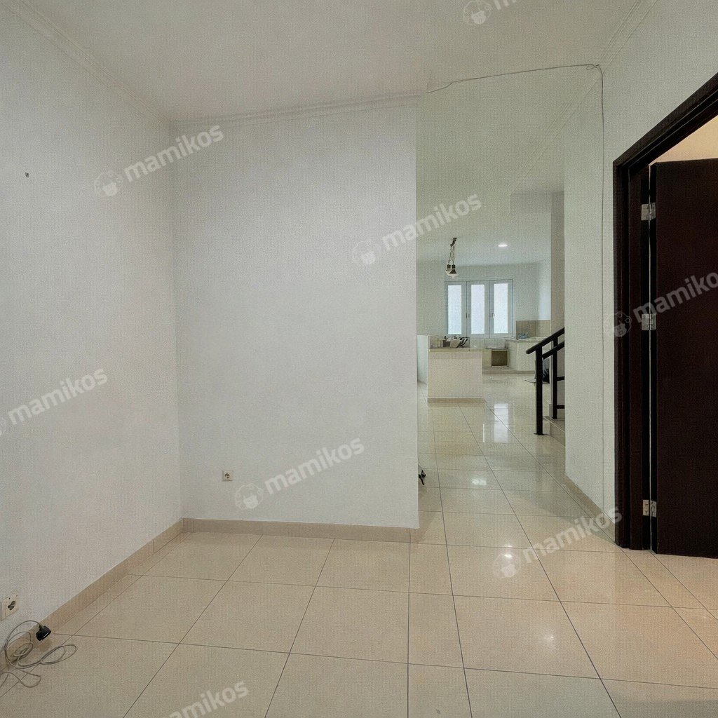Rumah Sertifikat SHM 2 Kamar Tidur 2 Kamar Mandi Green Lake City Jakarta Barat - Photo 3