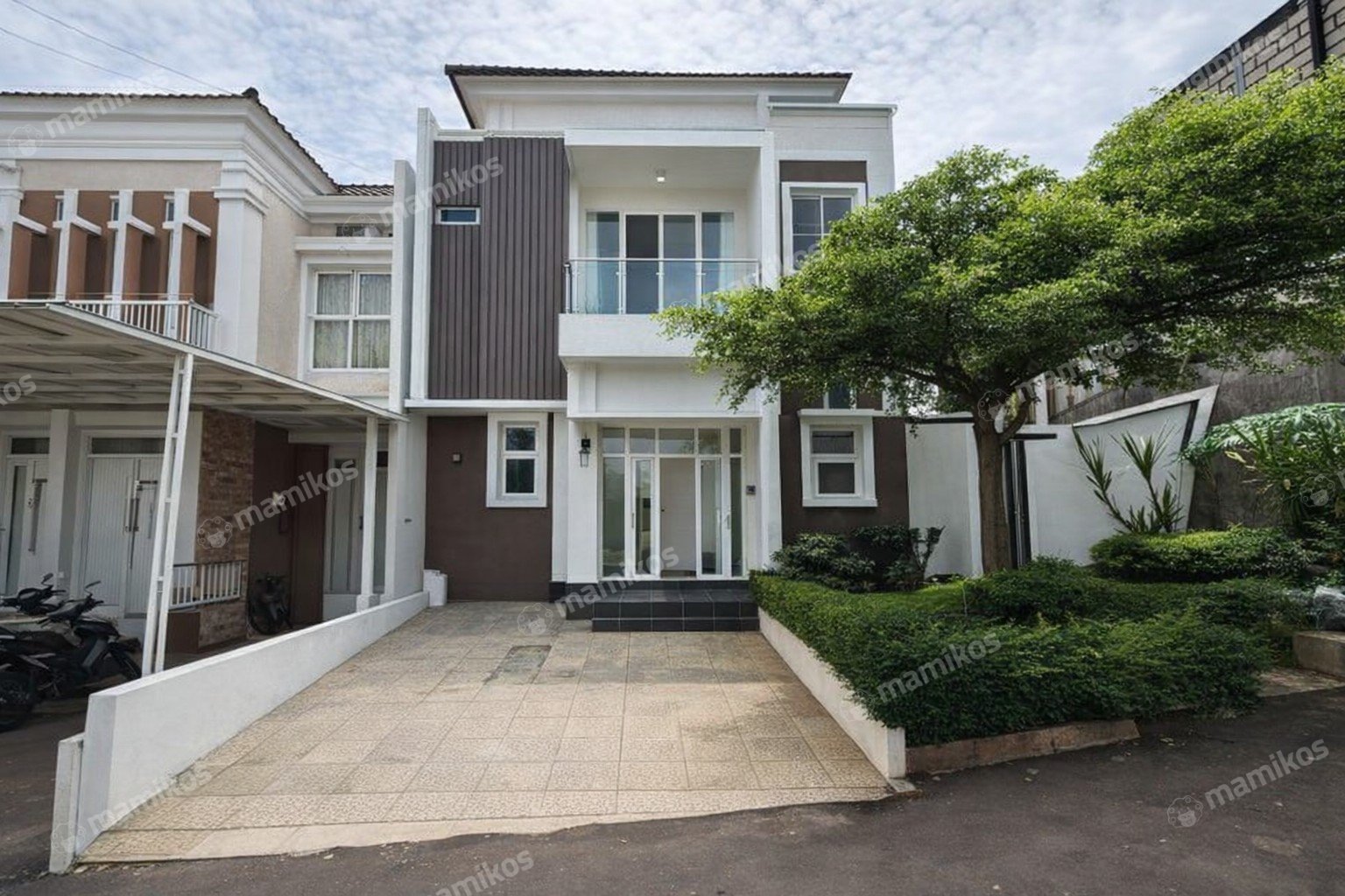 Rumah Sertifikat SHM 4 Kamar Tidur 4 Kamar Mandi Cilandak Jakarta Selatan