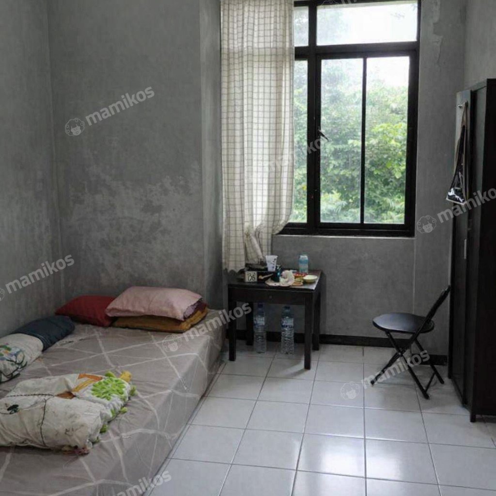 Rumah Sertifikat SHM 2 Kamar Mandi 1 Lantai Taman Palem Jakarta Barat - Photo 4