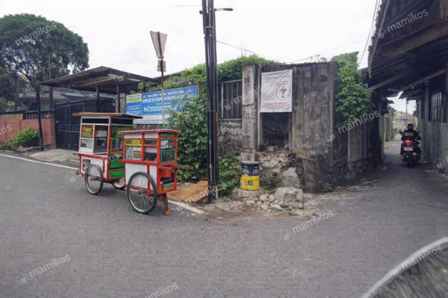 Rumah Sertifikat SHM 2 Kamar Tidur 2 Kamar Mandi Kebon Jeruk Jakarta Barat - Photo 4