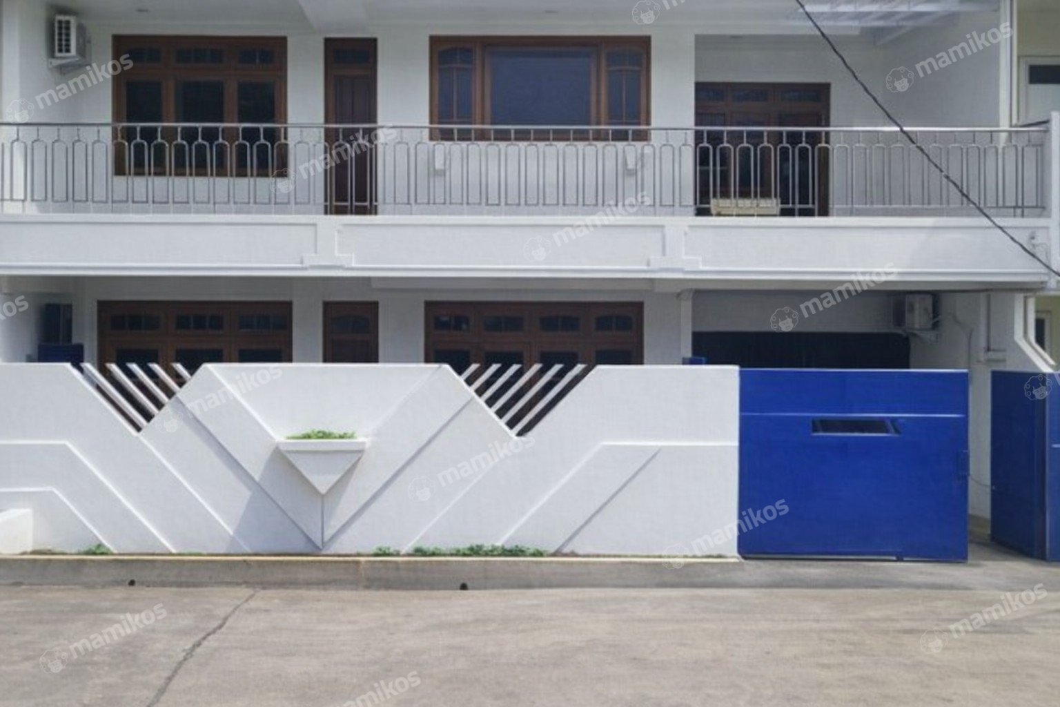 Rumah Sertifikat SHM 4 Kamar Tidur 4 Kamar Mandi Jatinegara Jakarta Timur