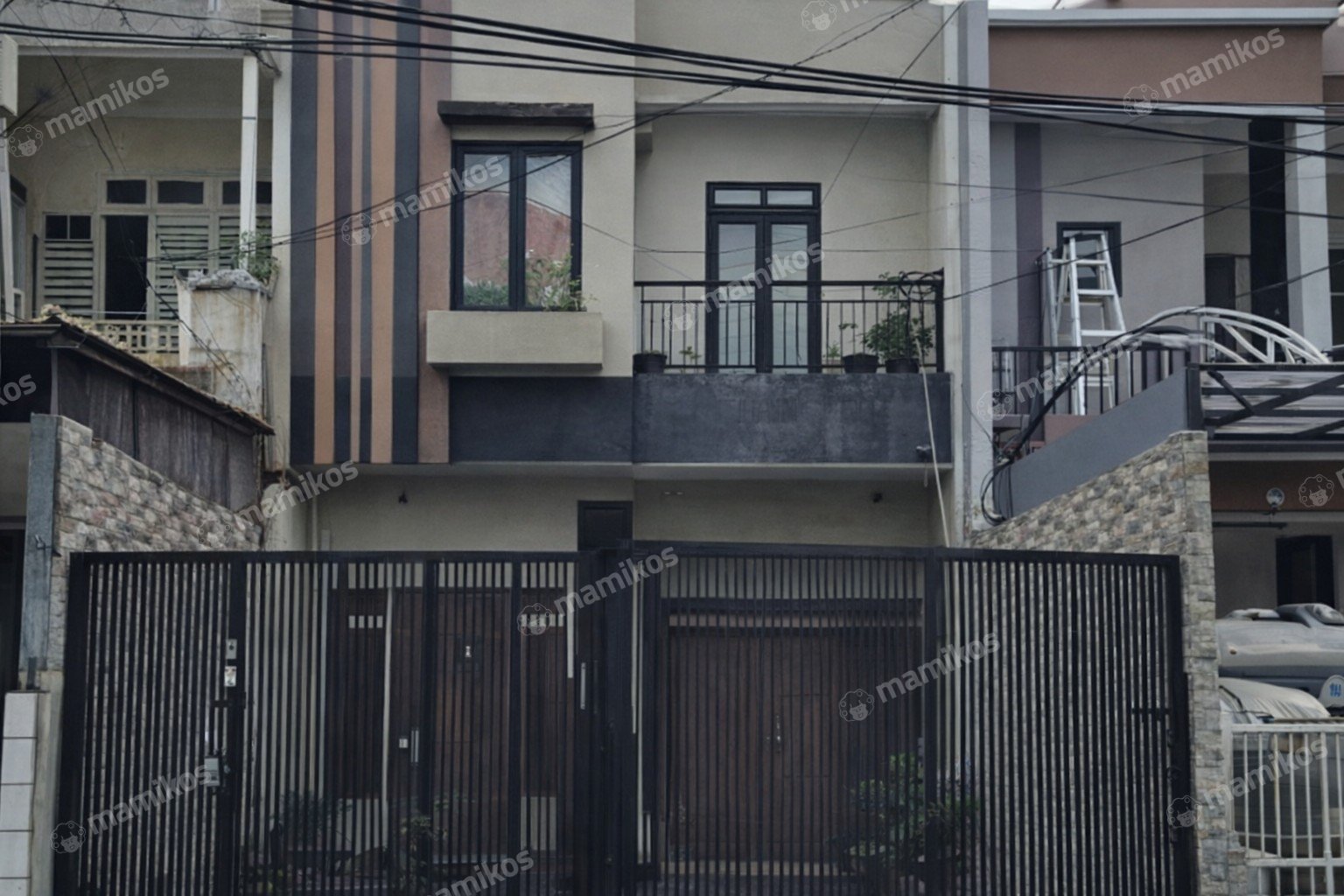 Rumah Sertifikat SHM 6 Kamar Tidur 4 Kamar Mandi Sunter Jakarta Utara