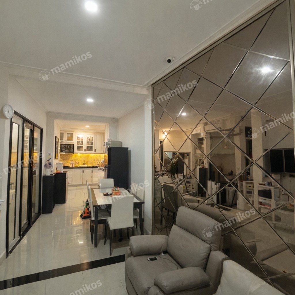 Rumah Sertifikat SHM 4 Kamar Tidur 2 Kamar Mandi Green Lake City Jakarta Barat - Photo 2