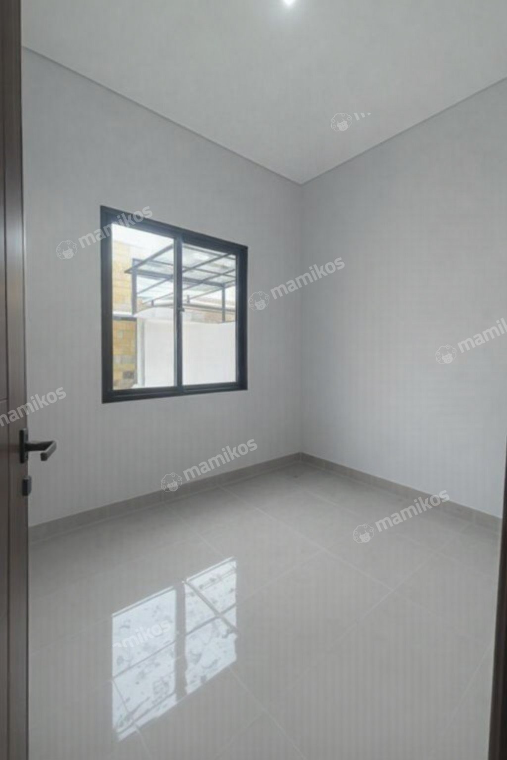 Rumah Sertifikat SHM 4 Kamar Tidur 3 Kamar Mandi Tanjung Duren Jakarta Barat - Photo 5