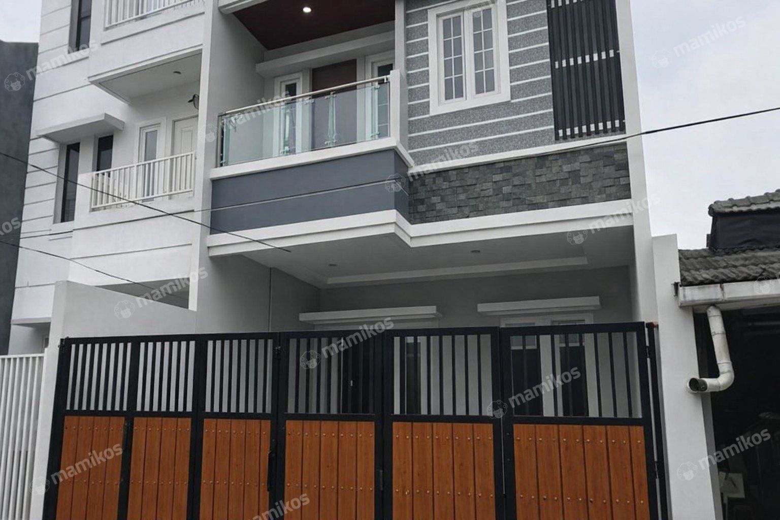 Rumah 4KT 5KM Tomang Jakarta Barat