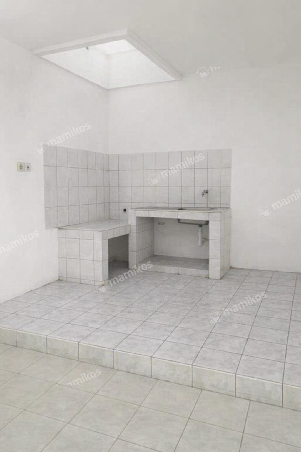 Rumah Sertifikat SHM 4 Kamar Tidur 2 Kamar Mandi Taman Palem Jakarta Barat - Photo 5