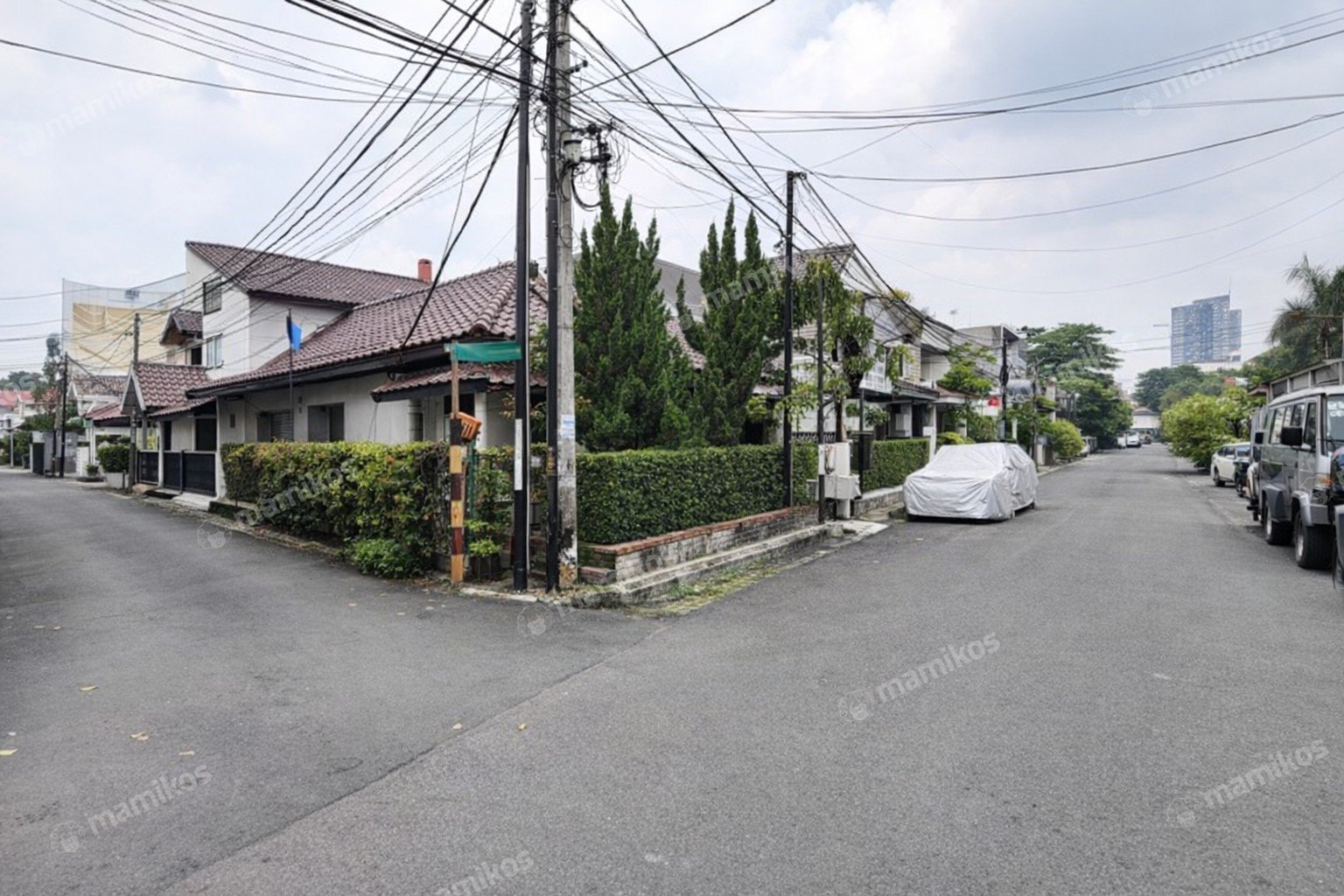 Rumah Sertifikat SHM 4 Kamar Tidur 3 Kamar Mandi Tebet Jakarta Selatan